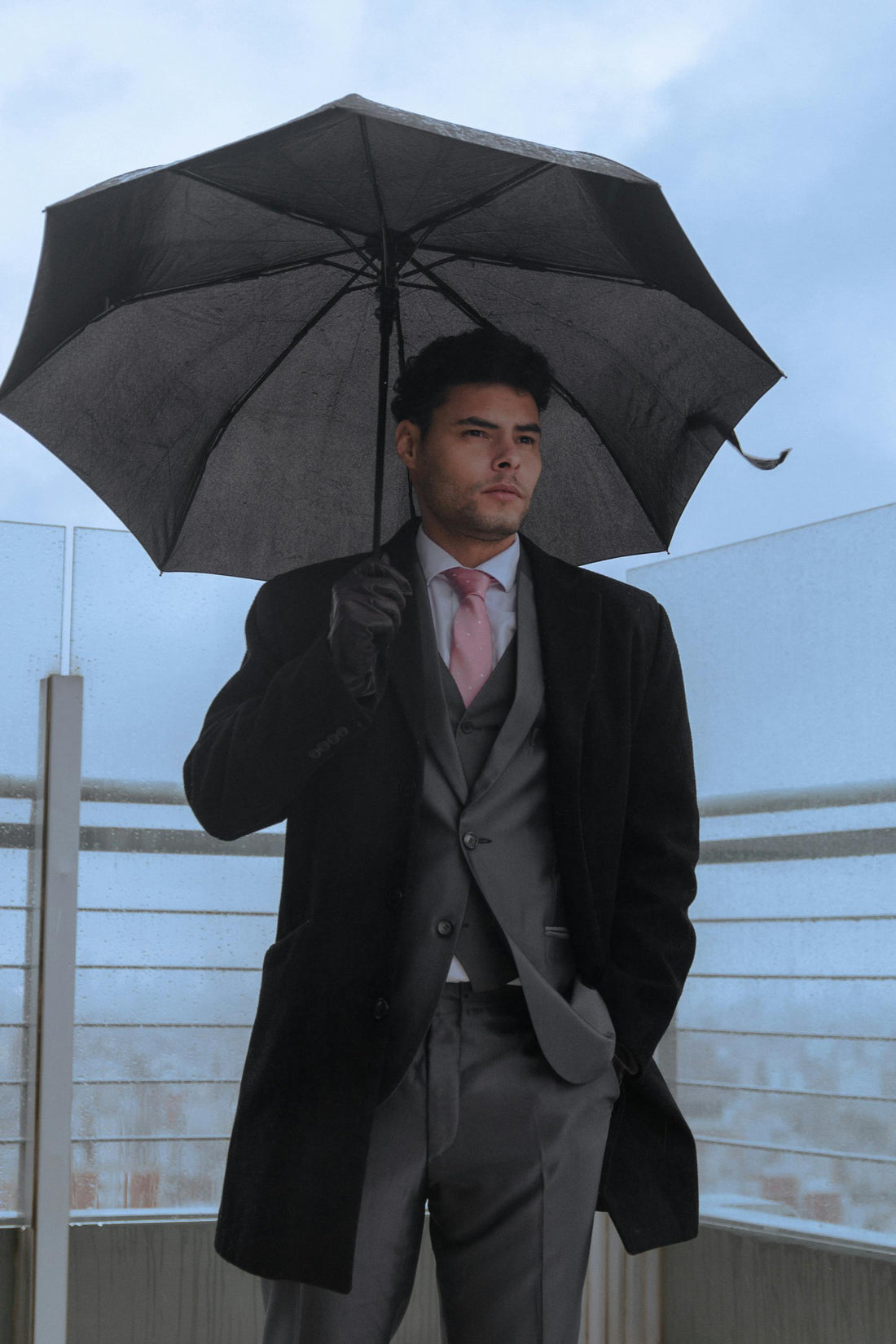 Le parapluie : de l’outil utilitaire à l’accessoire de style