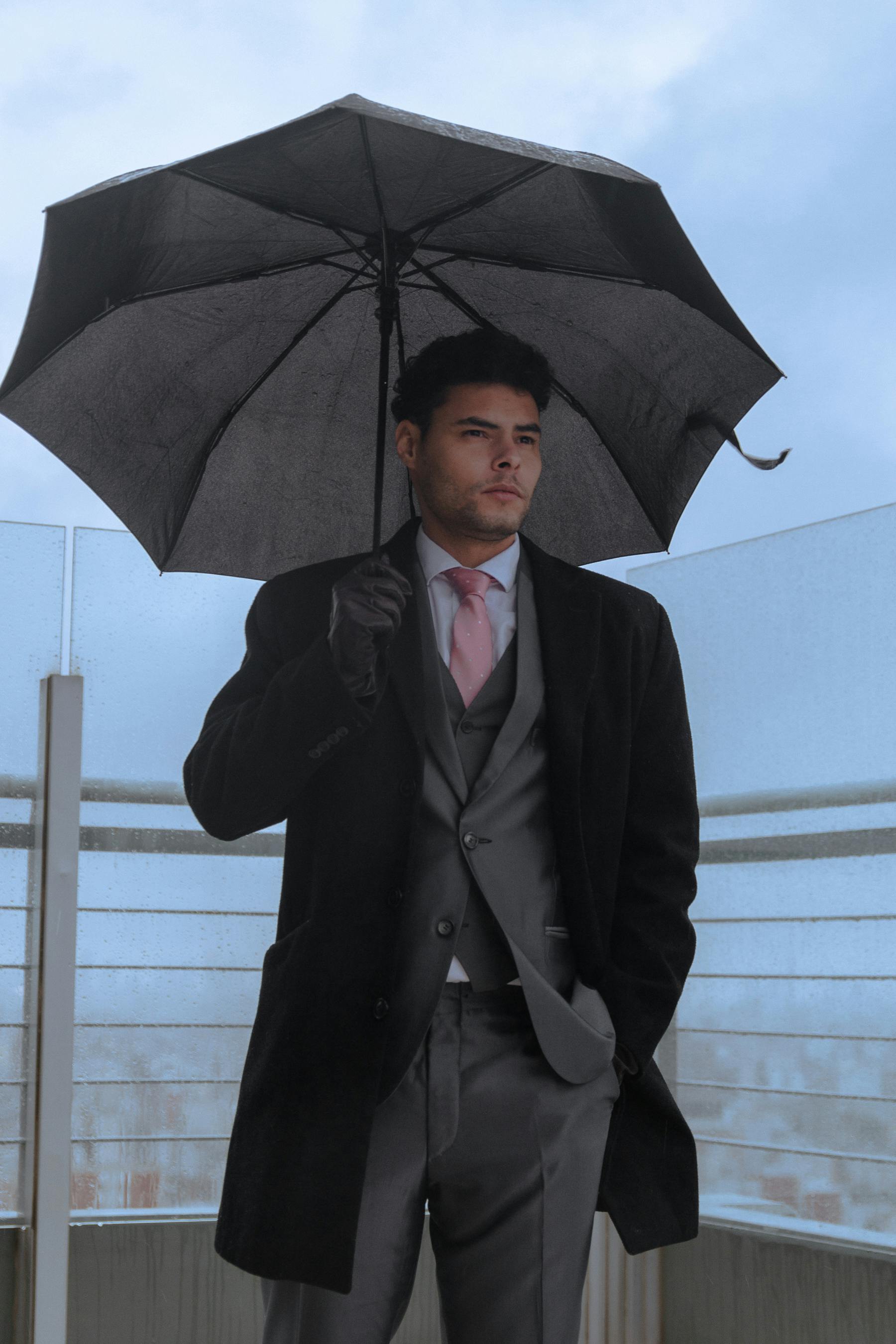Le parapluie : de l’outil utilitaire à l’accessoire de style